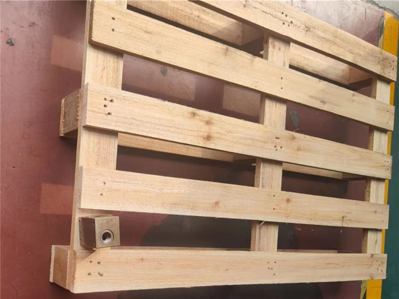 无锡木托盘厂家一般用什么木材？